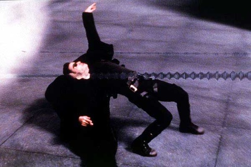 keanu reeves evitant les balles