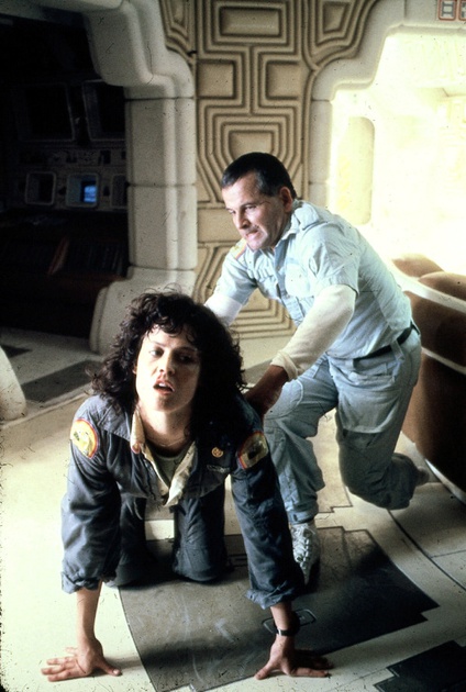 sigourney-weaver-ian-holm-jpg