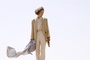 marion cotillard fus  e de d  tresse a la main