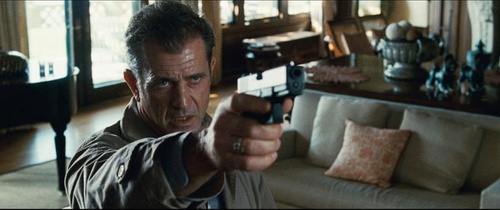 mel gibson menacant