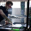 nouvelle photo pour iron man2 tony stark dans son labo