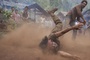 tomer sisley en plein combat