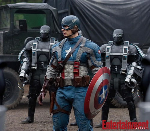 Chris Evans alias Captain America