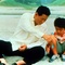 Takeshi Kitano et Kayoko Kishimoto à la plage - L'été de Kikujiro 