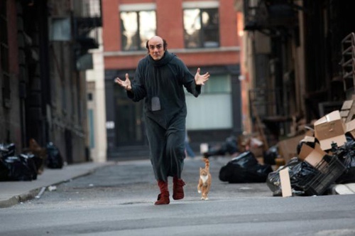 hank-azaria-suivi-de-son-chat-jpg