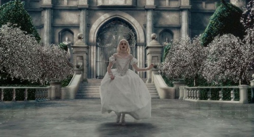 la reine blanche qui court