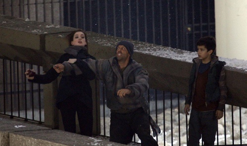 combat-anne-hathaway-png