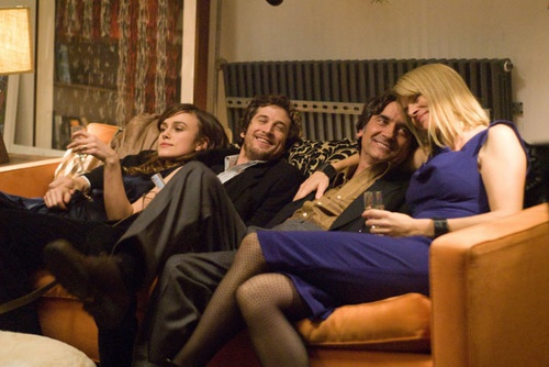 keira knightley et guillaume canet avec des amis