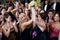 kate hudson et anne hathaway attrapent le bouquet