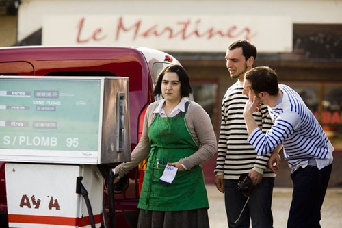 Marilou Berry à la station service