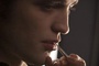 robert pattinson en train de se faire maquiller