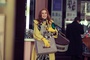 isla-fisher-fait-ses-courses-jpg