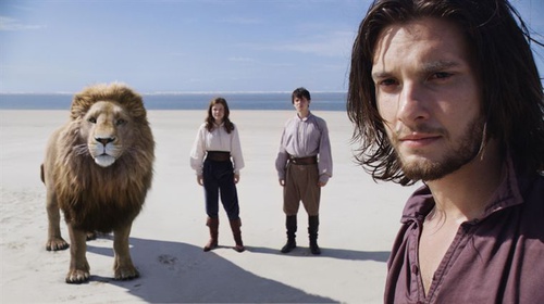 aslan georgie henley skandar keynes ben barnes