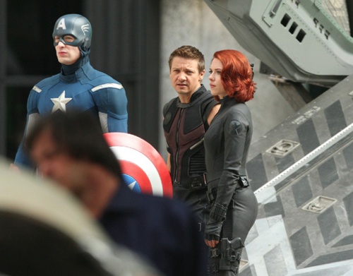chris-evans-jeremy-renner-scarlett-johansson-png