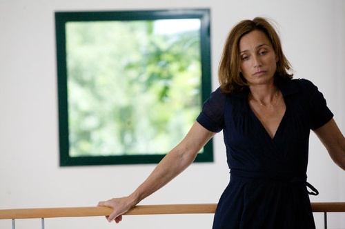 Kristin Scott Thomas réfléchit