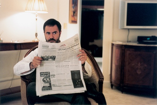 José Garcia lit le journal