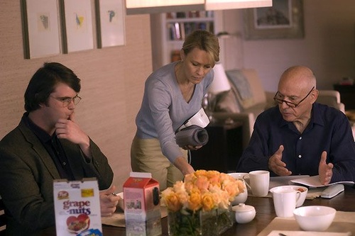 robin wright penn et alan arkin a droite