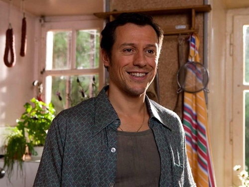 stefano accorsi