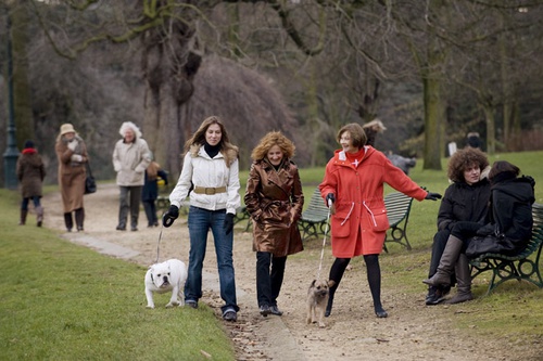 mathilde seigner promenant tr  sor
