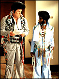 Affiche du film Elvis has left the building