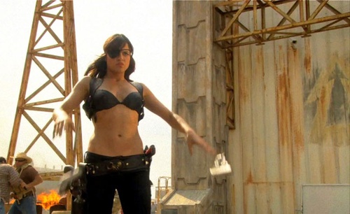 michelle rodriguez en plein combat