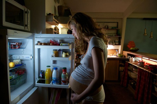 louise-bourgoin-dans-le-frigo-jpg
