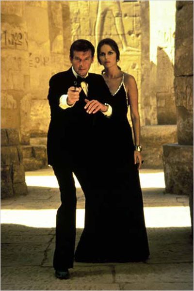 roger-moore-et-barbara-bach-jpg