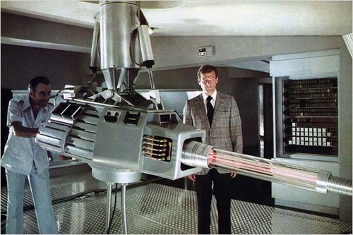 christopher-lee-et-roger-moore-jpg