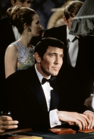 l-acteur-george-lazenby-png
