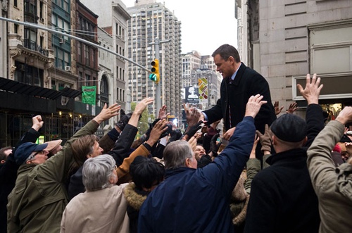 matt damon dans un bain de foule