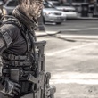 josh-duhamel-en-gris-jpg