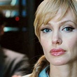 angelina jolie chiwetel ejifor en fond