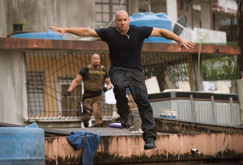 vin diesel fuyant dwayne johnson