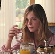 Elle Fanning au petit-déjeuner