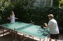 Chris Pontius et Elle Fanning jouent au ping-pong