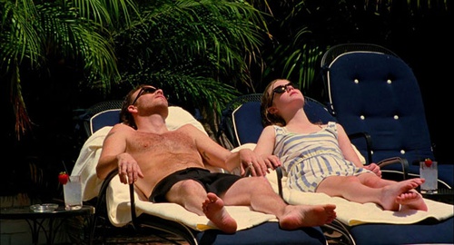 Stephen Dorff et Elle Fanning sur le bord de la piscine