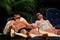Stephen Dorff et Elle Fanning sur le bord de la piscine