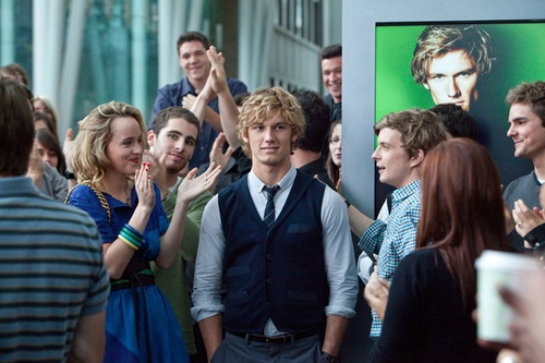 alex-pettyfer-au-centre-jpg