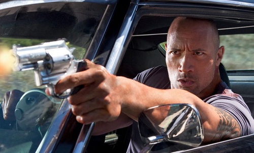 dwayne johnson fait feu