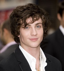  Aaron Taylor-Johnson