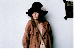  Lou Lesage