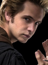  Aaron Stanford