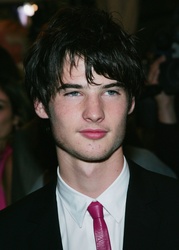  Tom Sturridge