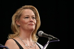  Cybill Shepherd