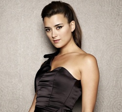  Cote De Pablo