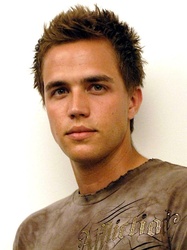  Chris Olivero