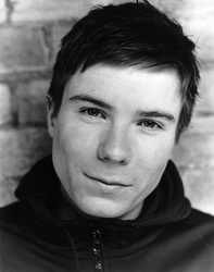  Joe Dempsie