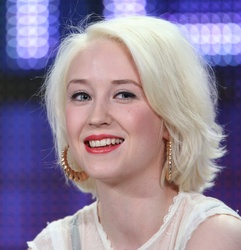  Lily Loveless