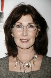  Joanna Gleason