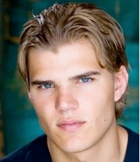  Chris Zylka